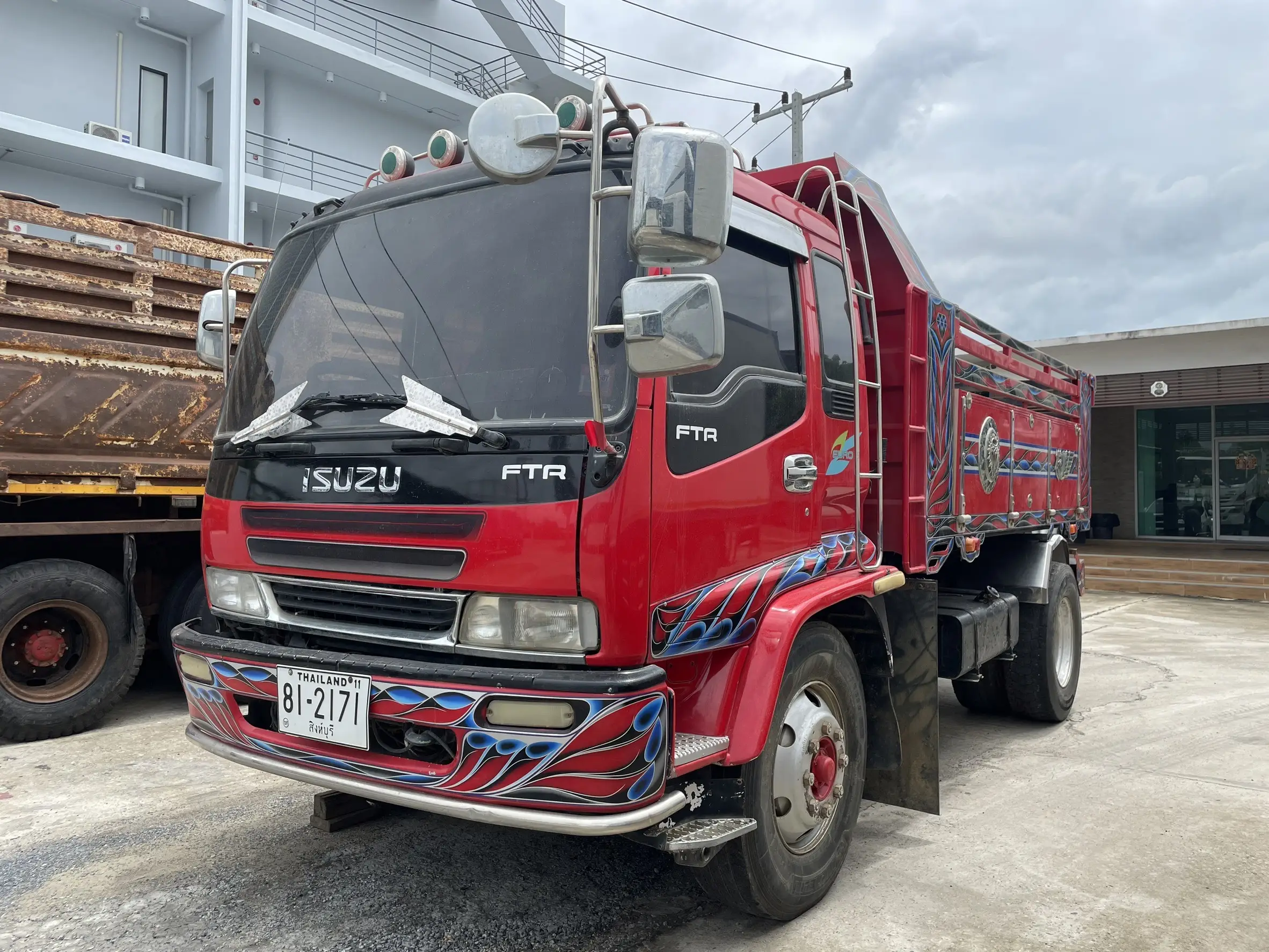 ISUZU FTR33 6 ล้อดั้ม ปี 2548 200 แรง