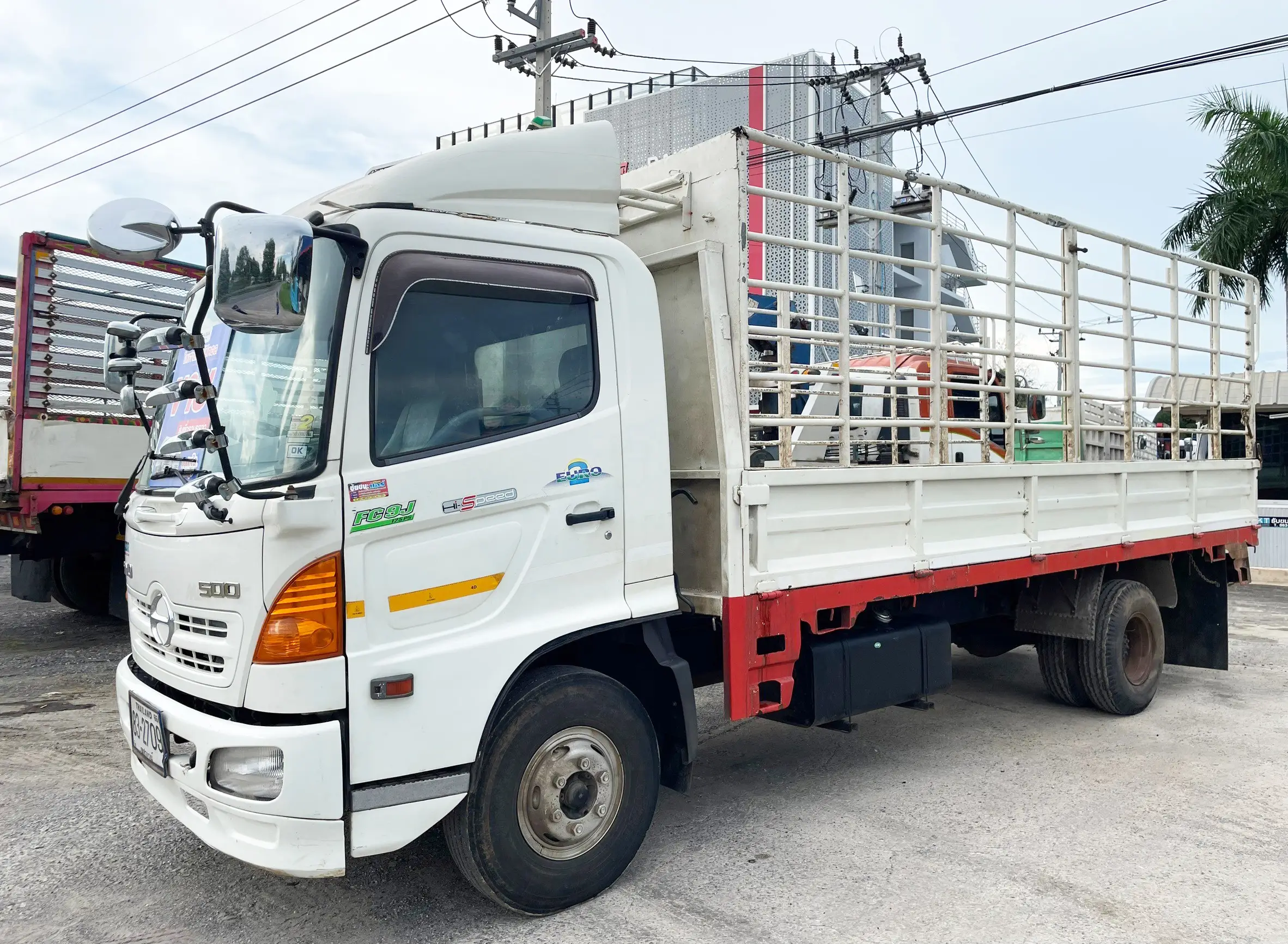 HINO FC4J รถ 6 ล้อคอก  190 แรง ปี 50