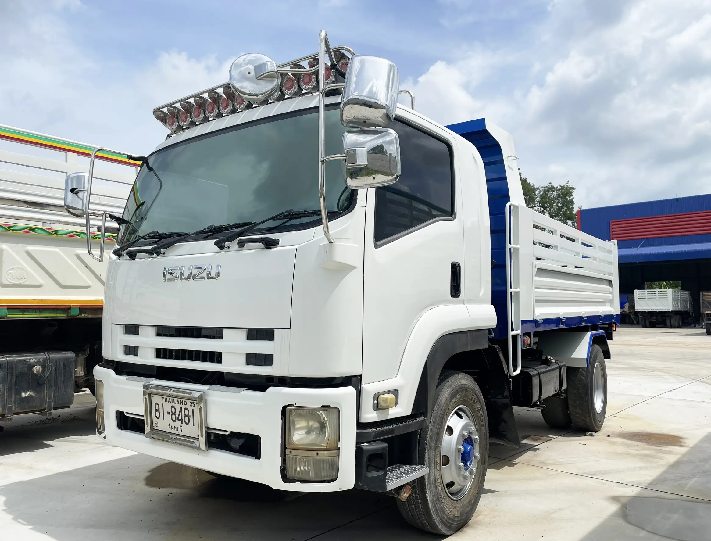 6 ล้อดั้ม ISUZU FTR 240 แรง ปี 55 ขาว