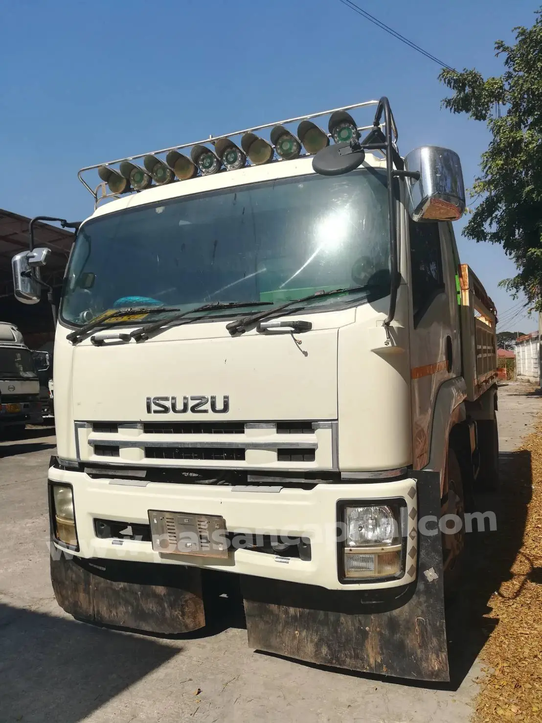 ISUZU FTR 6 ล้อ บรรทุก 240 แรง  ปี 57
