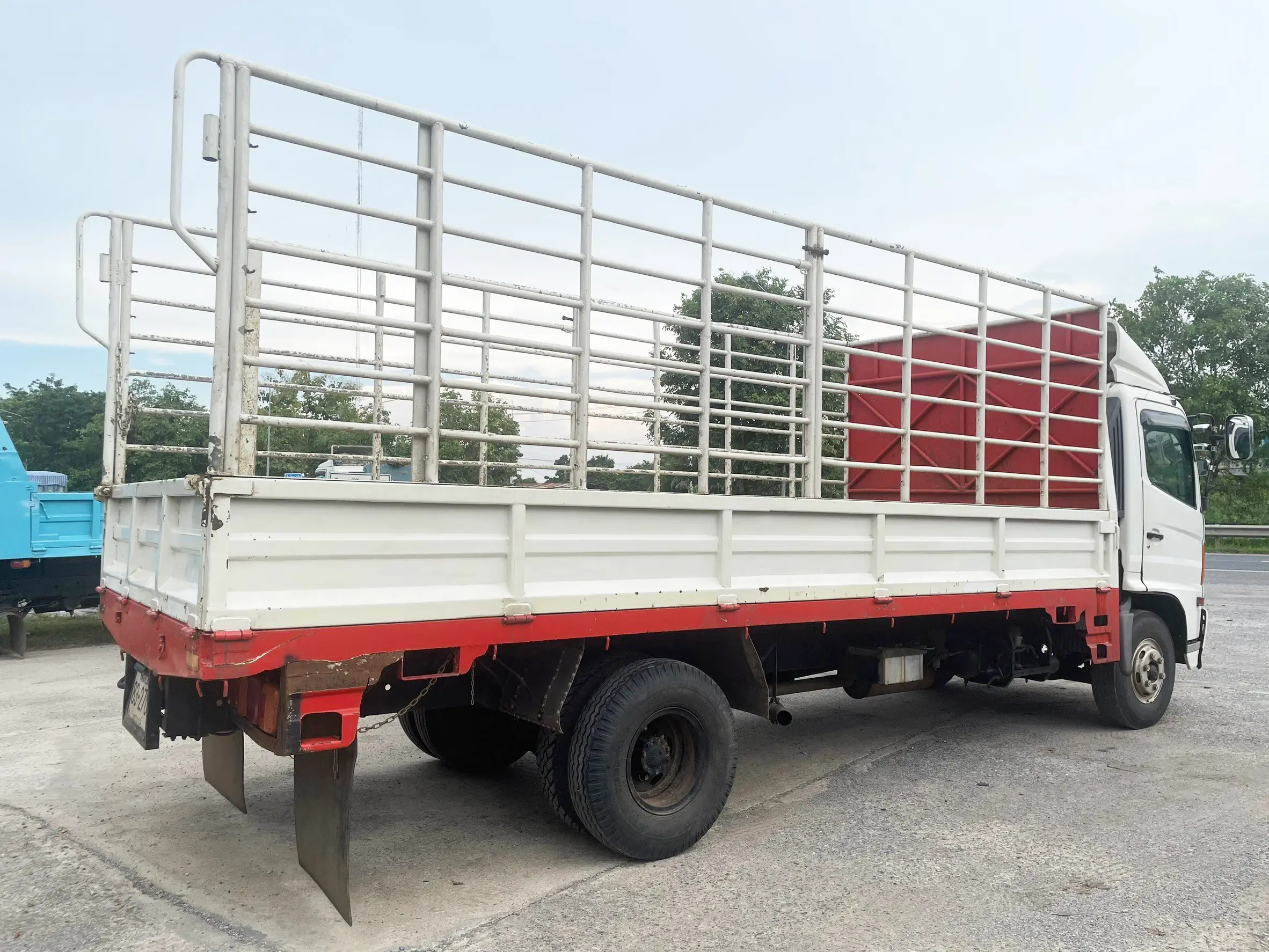 HINO FC4J รถ 6 ล้อคอก  190 แรง ปี 50