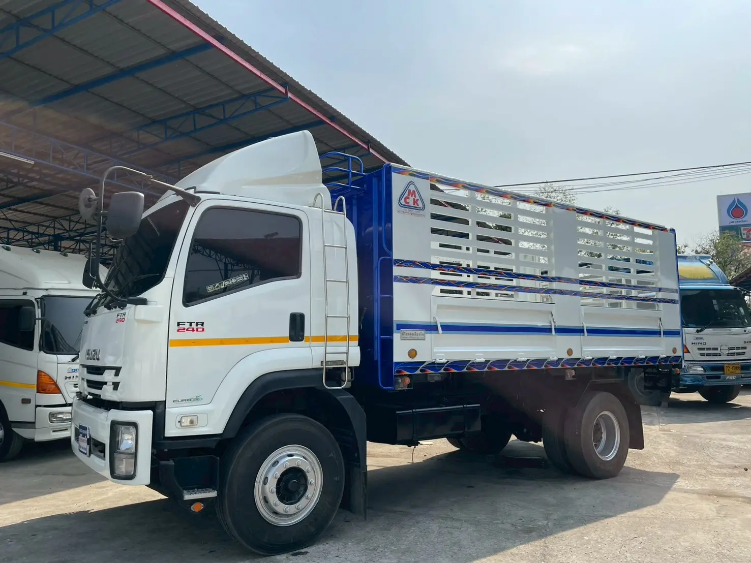 ISUZU FTR 6 ล้อดั้มเกษตร  240 แรง ปี 61