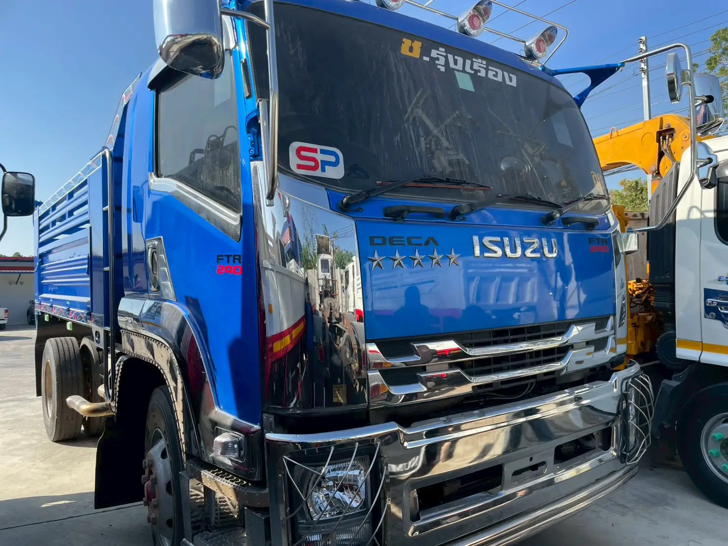 ISUZU FTR 240 แรง ปี 58 6 ล้อดั้ม